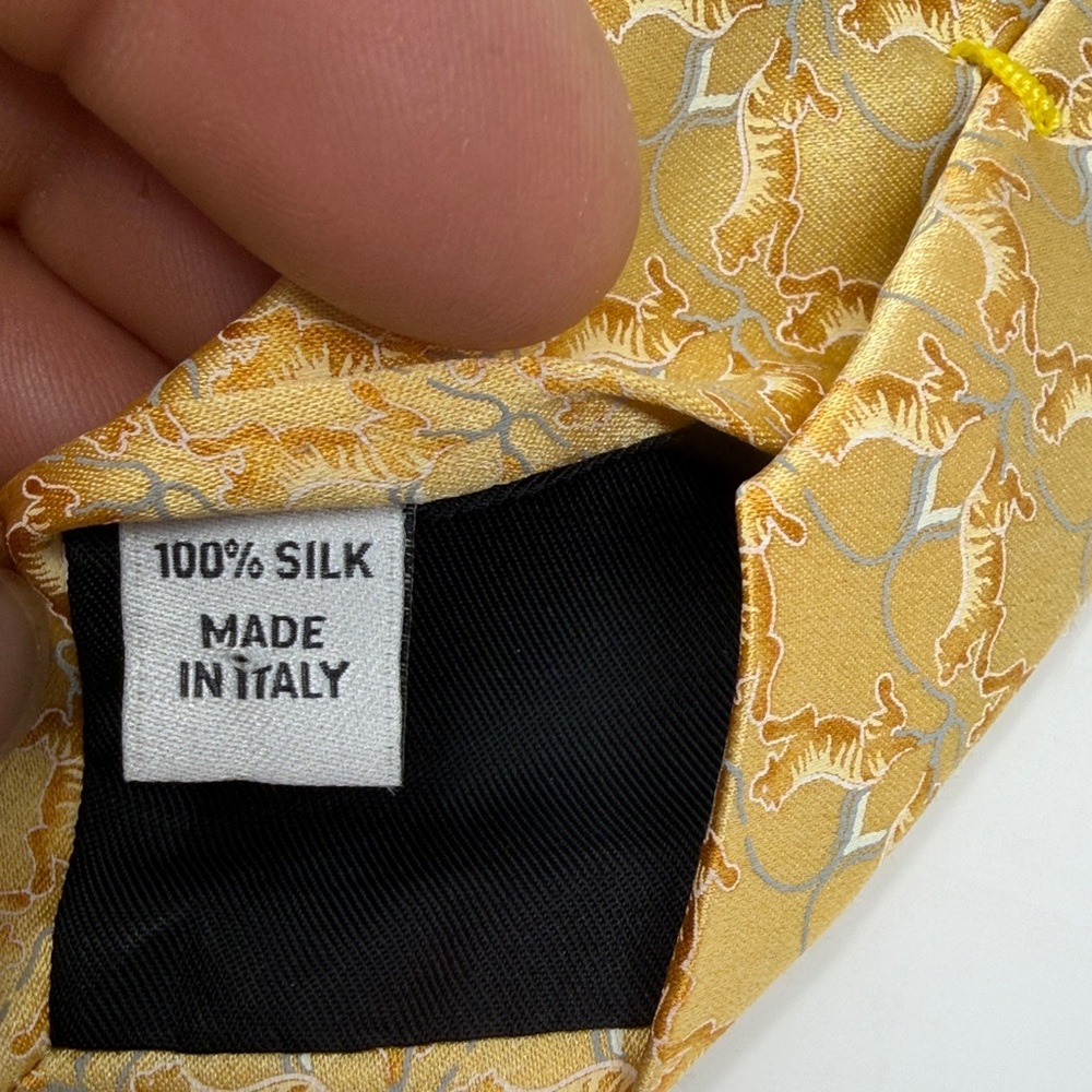 Valentino Yellow Fighting Tigers Men's Tie 100% Silk Made in Italy - Picture 2 of 5